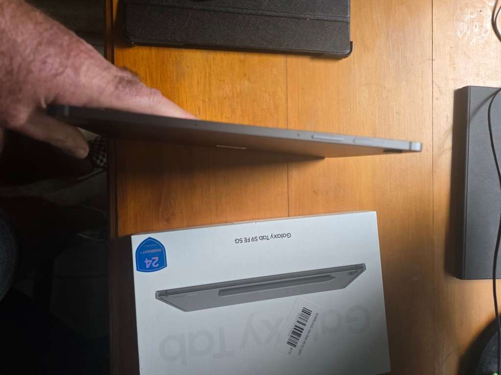 Samsung Galaxy Tab S9-FE 10.9` 5G - Grey 128 Gig