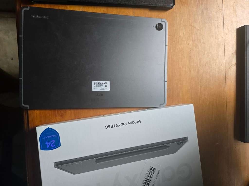 Samsung Galaxy Tab S9-FE 10.9` 5G - Grey 128 Gig