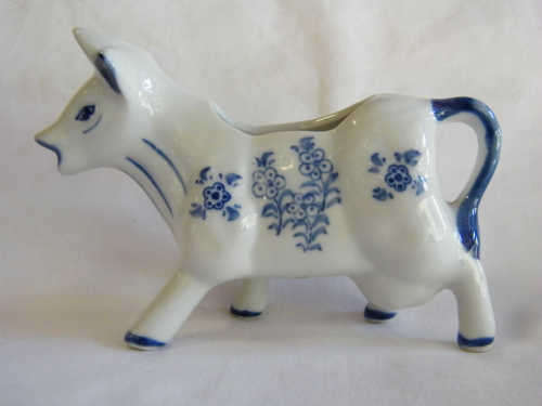 Delft like cow milk jug - as per photo