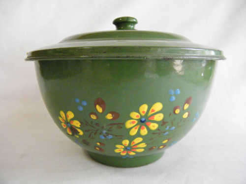Green enamelled pot with lid - @ CRAZY R1 start