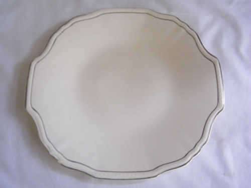 Vintage Alfred Meakin 1945 cookie plate - 27.5 x 25cm - as per photo