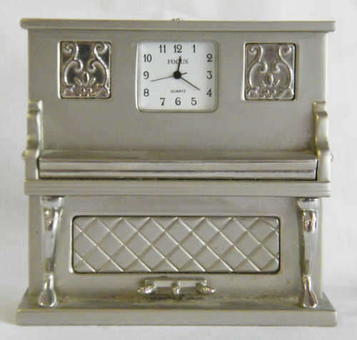 Focus Piano clock - loose baking - as per photo