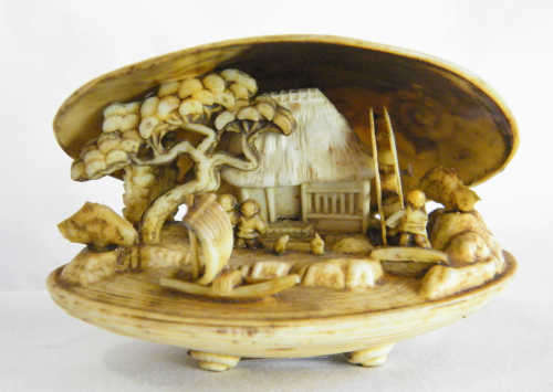 Vintage Japanese Shell Ornament - as per photo