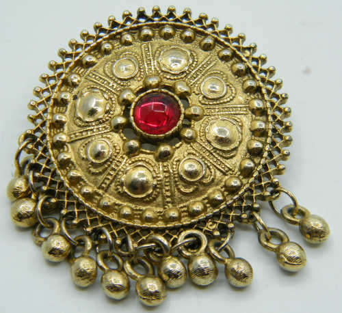 Vintage costume brooch - as per photo