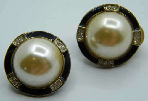 Vintage clip on earrings - as per photo