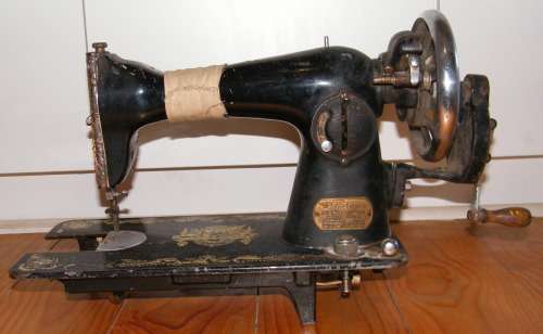 TRICO Vintage Sewing Machine made in cape Town - CM84412 CT - restoration piece - as per photo