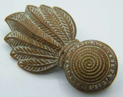 Artillery Collar Beret Badge - worn circa 1937-1976 - as per photo