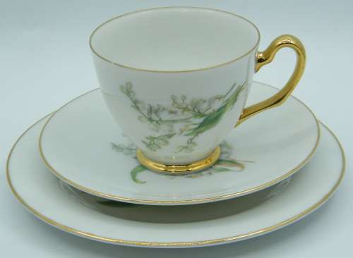 Westminster Australia Trio with small chip - as per photo