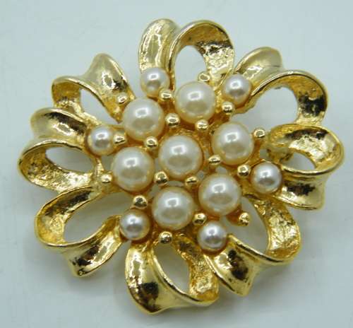 Vintage Costume Jewellery Brooch - as per photo