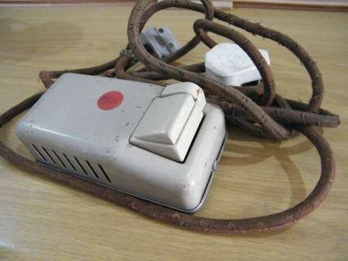 Vintage Empisal Deluxe Gold Line sewing machine - collection only - as per photo