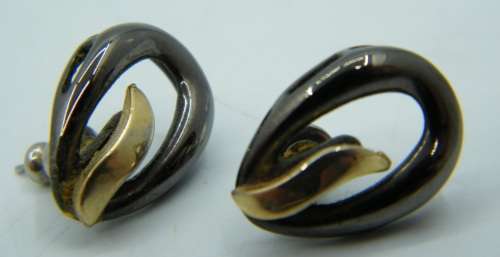 Vintage Costume Jewellerry Earrings - as per photo