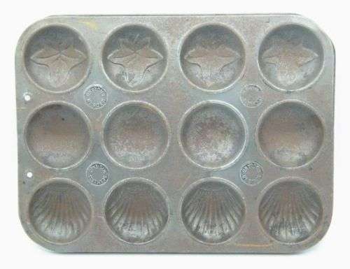 Vintage Seamless Hygienic England Baking Tin - as per photo