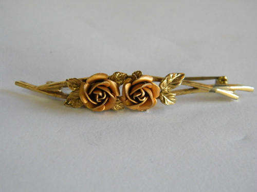 Vintage costume rose brooch - as per photo