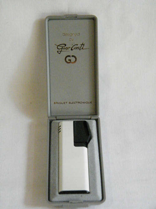 Black and White pocket lighter in original box by Gaio Casti - as per photo