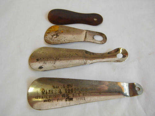 Lot of 4 shoe horns - as per photo