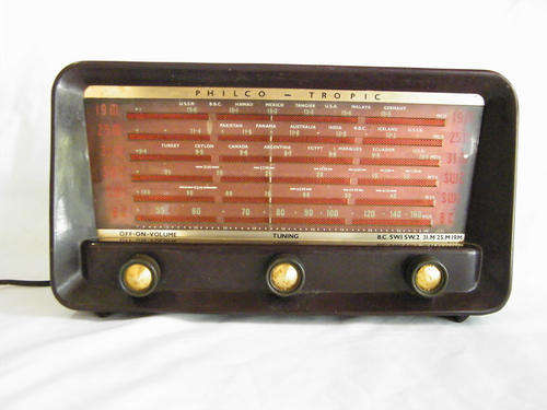 Vintage Philco Tropic  Radio - working - as per photo