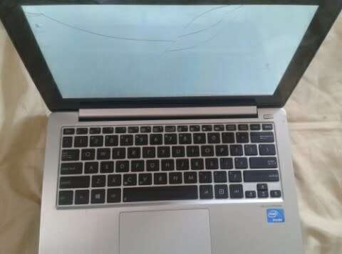 Asus X202E Notebook