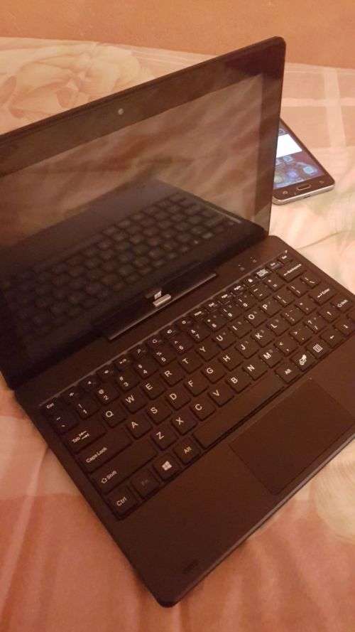 6th Gen (2-in-1) Quad-Core Windows10 (Laptop-Tablet-PC) with 3G