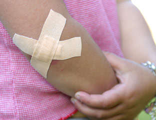 Keeping your child safe - FIRST AID FOR KIDS DISK