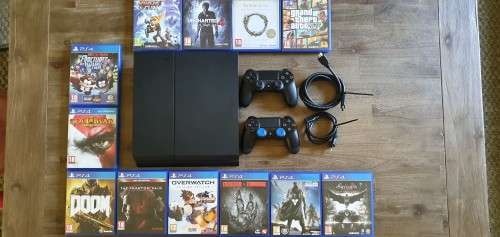 *BLACK FRIDAY SPECIAL* Playstation 4 Console with 2 Controllers & 12 Games
