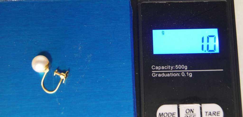 9ct Gold and Pearl Earring (1g) @ CRAZY LOW R1 START