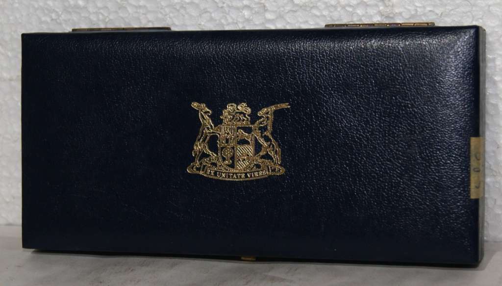 1982 Short Proof Set @@@ CRAZY LOW R1 START