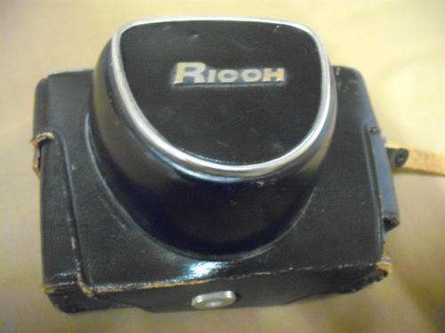 Vintage Ricoh Auto 35 V Camera  selling as per scan -shutter working