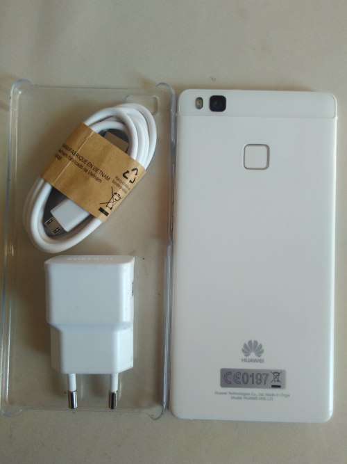 HUAWEI P9 LITE,WHITE,DUAL SIM, ###3GB###RAM,16GB CAPACITY,CHARGER AND USB CABLE
