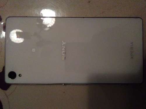 SONY EXPERIA Z3(BIG),WHITE,BOX,ALL ACCESSORIES,SCREEN PROTECTOR,LOCAL