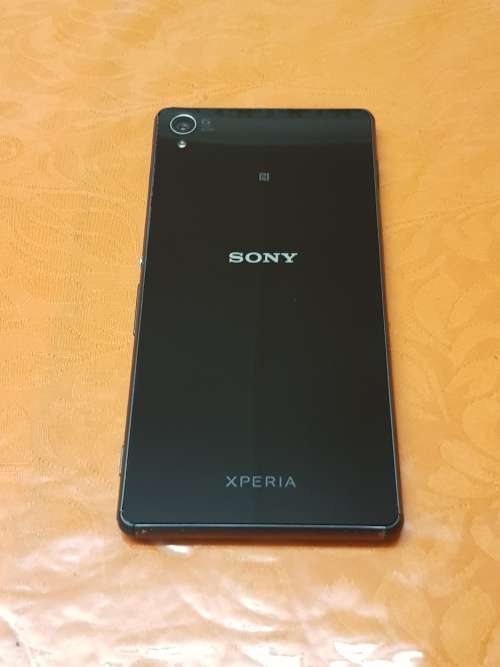 SONY EXPERIA Z3(BIG),BLACK,LOCAL,10/10 WITH USB CABLE AND CHARGER,SCREEN PROTECTOR FITTED