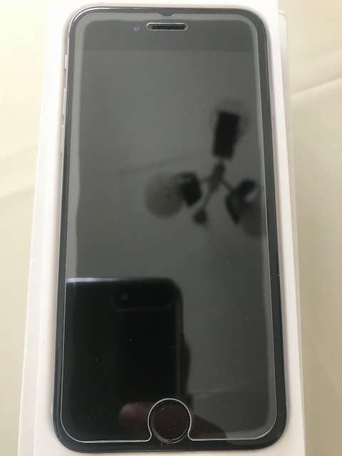 iPhone 7 128GB, EXCELLENT CONDITION,BLACK,BOX AND ALL ACCESSORIES, 9.5/10,POUCH
