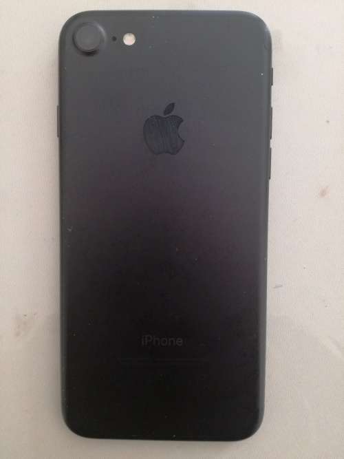 iPhone 7 128GB, EXCELLENT CONDITION,BLACK,BOX AND ALL ACCESSORIES, 9.5/10,POUCH