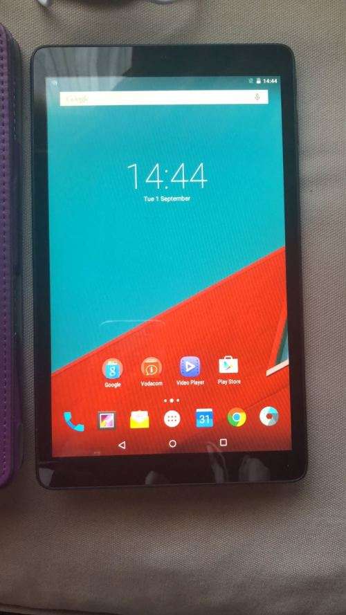 VODACOM POWER TAB 10 INCH,9.9/10,NEW CONDITION,SCREEN PROTECTOR,NEW POUCH,CHARGER AND USB CABLE