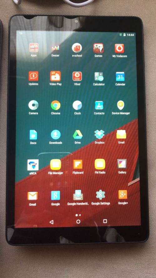 VODACOM POWER TAB 10 INCH,9.9/10,NEW CONDITION,SCREEN PROTECTOR,NEW POUCH,CHARGER AND USB CABLE