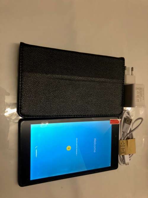 VODACOM POWER 7 INCH,9.9/10,NEW CONDITION,SCREEN PROTECTOR,NEW POUCH,CHARGER AND USB CABLE