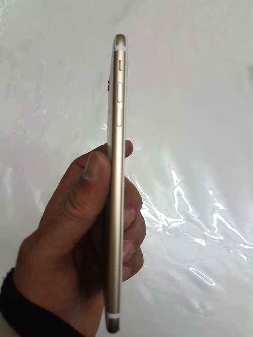 iPhone 6 PLUS 64GB, 10/10,GOLD/WHITE,CHARGER,USB CABLE,EARPHONES,LOCAL