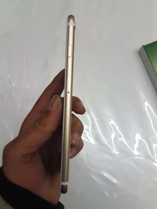 iPhone 6 PLUS 64GB, 10/10,GOLD/WHITE,CHARGER,USB CABLE,EARPHONES,LOCAL