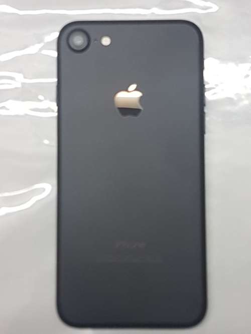 iPhone 7 32GB, MINT CONDITION,BLACK,CHARGER AND USB CABLE, 10/10