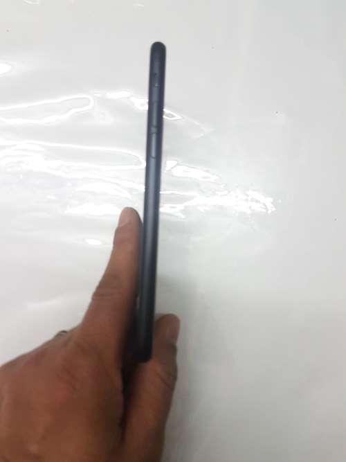 iPhone 7 32GB, MINT CONDITION,BLACK,CHARGER AND USB CABLE, 10/10