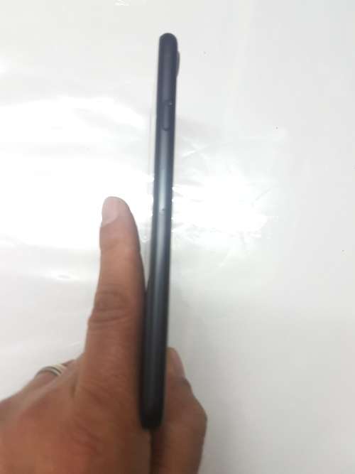 iPhone 7 32GB, MINT CONDITION,BLACK,CHARGER AND USB CABLE, 10/10