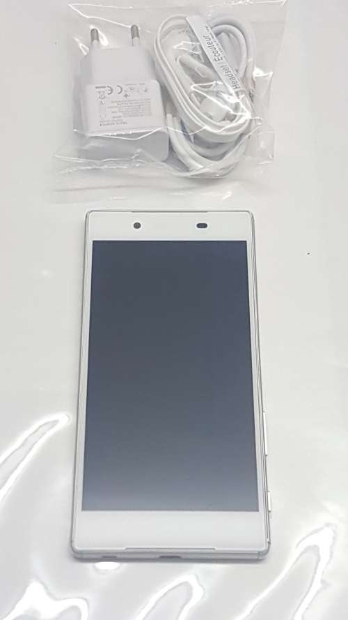 SONY EXPERIA Z5(BIG),SILVER,LOCAL,10/10 WITH USB CABLE AND CHARGER,