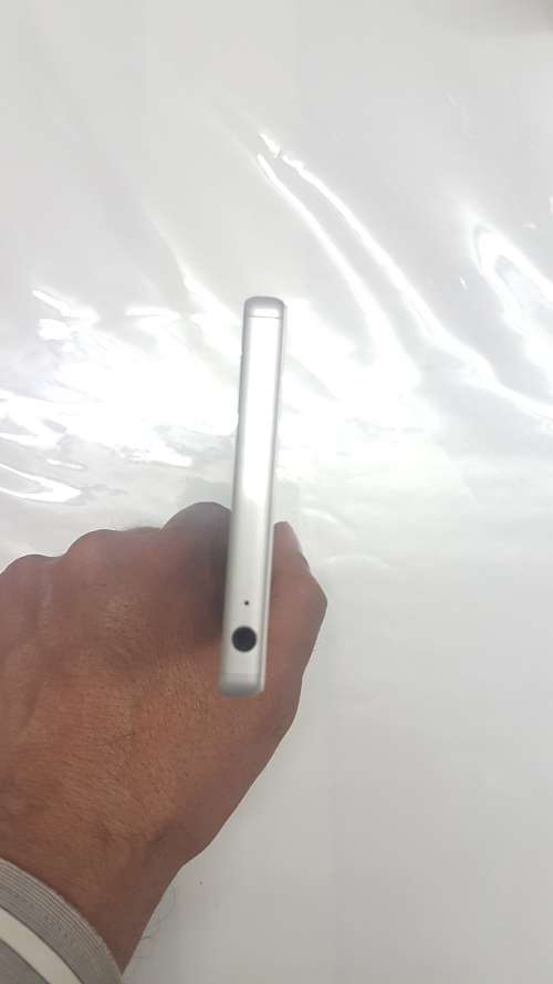 SONY EXPERIA Z5(BIG),SILVER,LOCAL,10/10 WITH USB CABLE AND CHARGER,