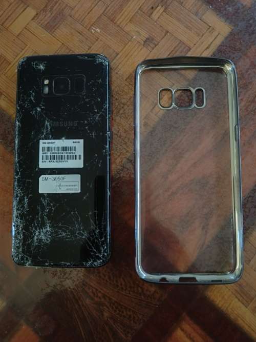 Samsung Galaxy S8, CRACKED , touch working 100 percent.