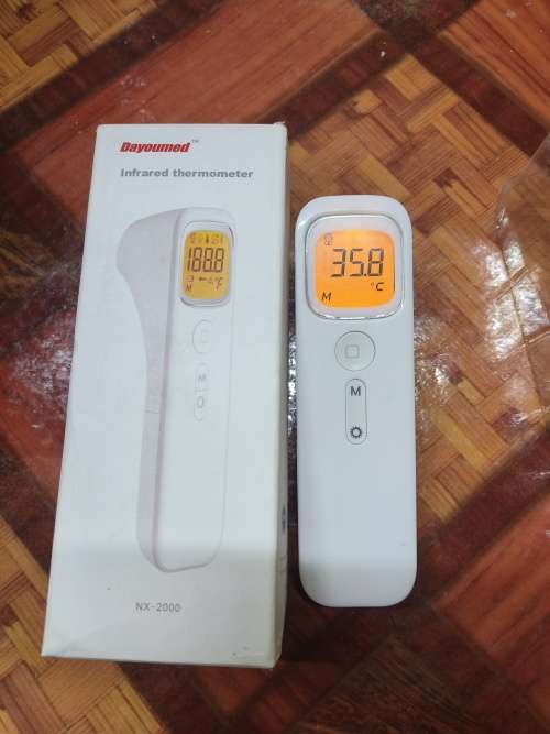 DAYOUMED INFRARED THERMOMETER. READS TEMPERATURE ON OBJECTS AS WELL.  RETAIL IS R1500.