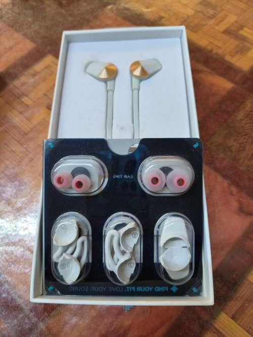 FITBIT FLYER WIRELESS HEADPHONES - WHITE AND BRONZE