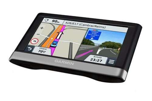 GARMIN NUVI 2597 NAVIGATION WITH WINDSCREEN MOUNT AND CAR CHARGER.