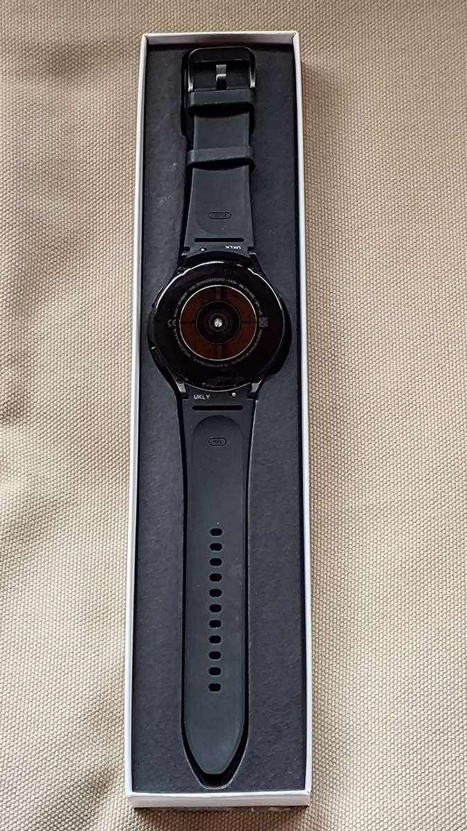 SAMSUNG WATCH 4 CLASSIC 46MM LTE, BLACK, BOX AND CHARGER. EXCELLENT CONDITION.