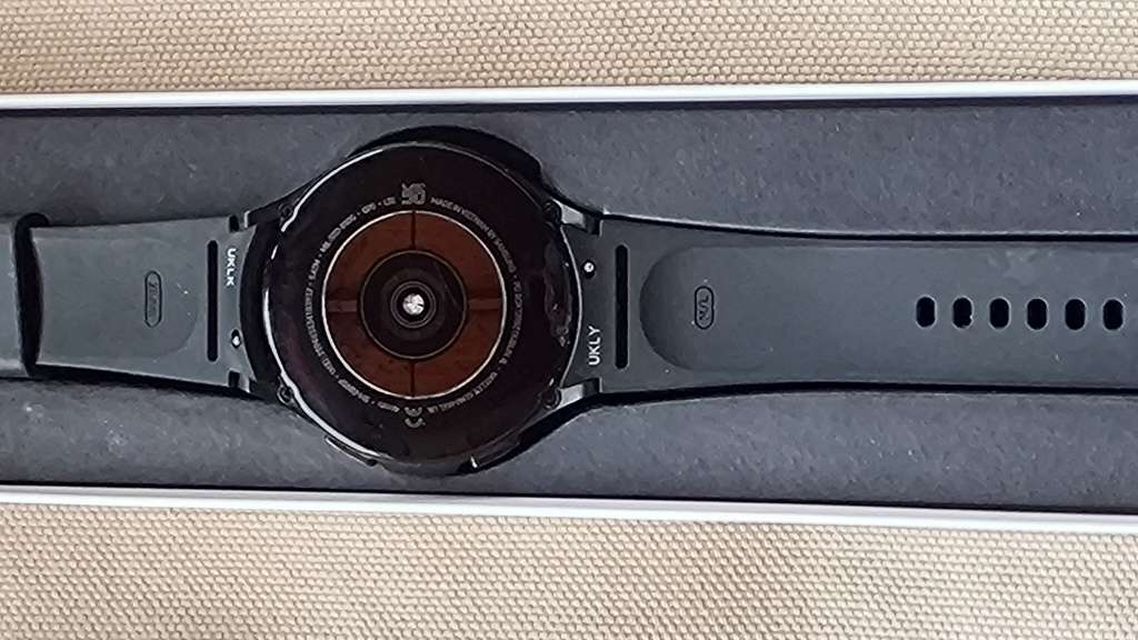 SAMSUNG WATCH 4 CLASSIC 46MM LTE, BLACK, BOX AND CHARGER. EXCELLENT CONDITION.