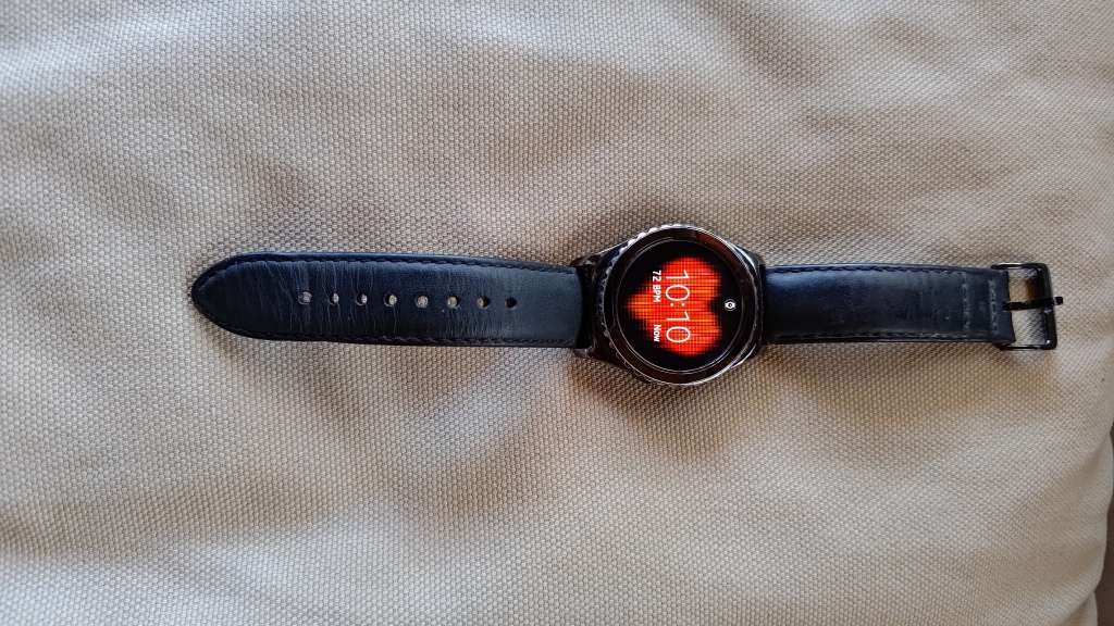 SAMSUNG GEAR S2 CLASSIC 42MM, BLACK WITH CHARGER.