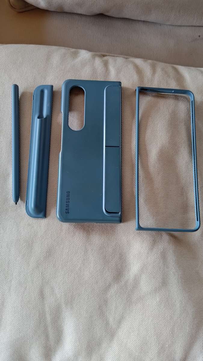 ORIGINAL SAMSUNG FOLD 4 PROTECTIVE POUCH, S-PEN AND TABLE STAND COMBO.